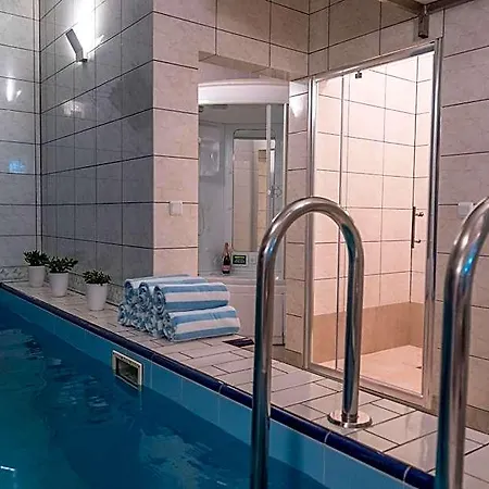 Solis 4* Split