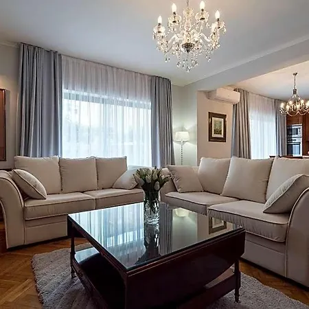Solis 4* Split