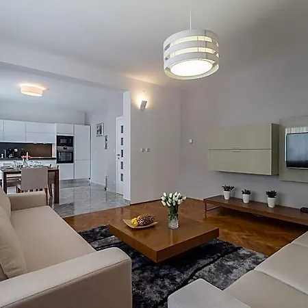 Apartman Solis *